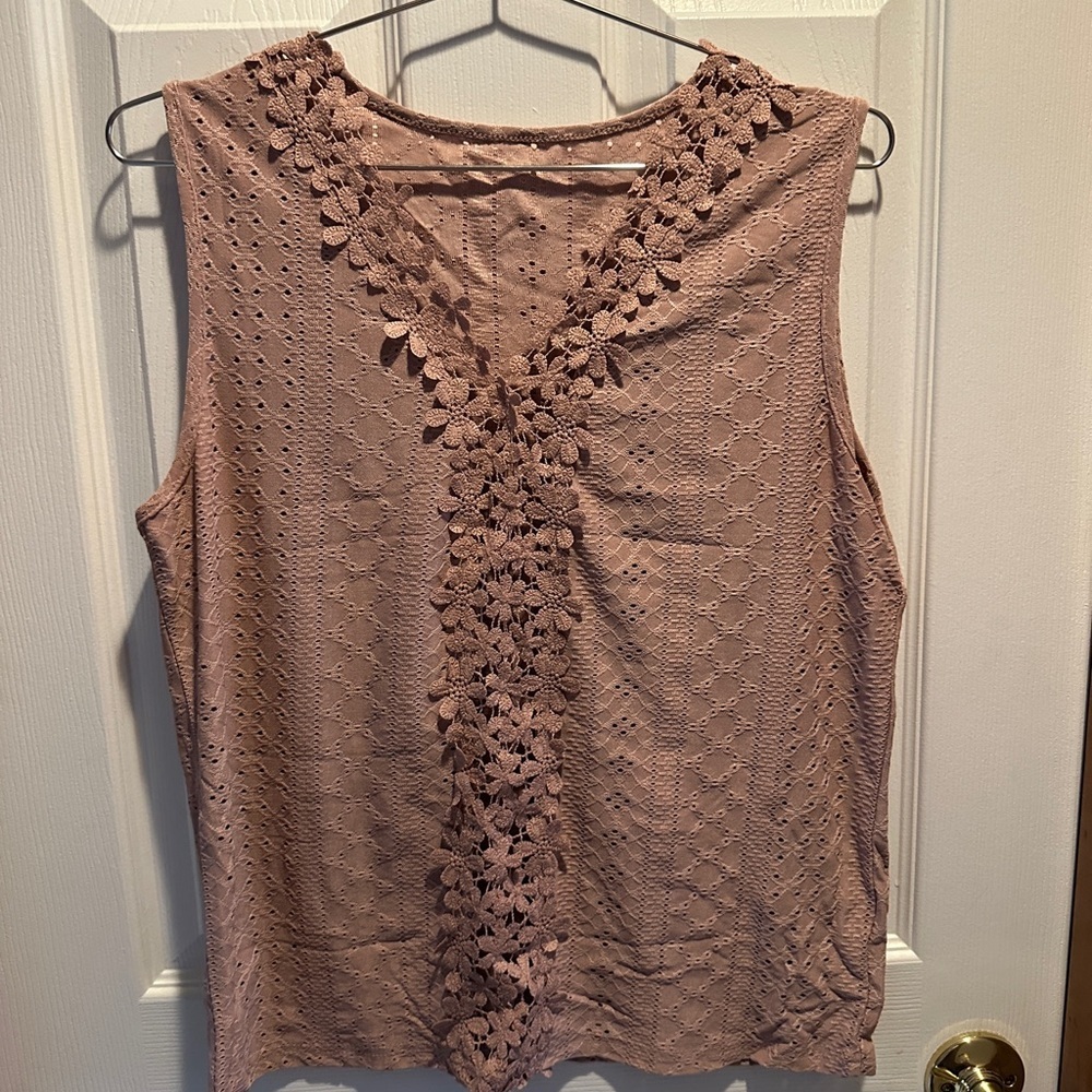 Elegant Lace Trim Sleeveless Top